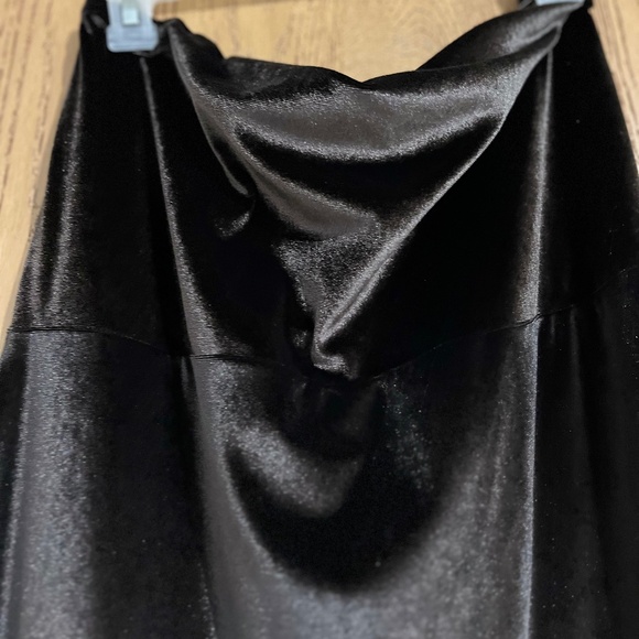 PrettyLittleThing Women’s Plus Velvet Bandeau Asymmetric Frill Hem Dress Sz-18 - Picture 5 of 10